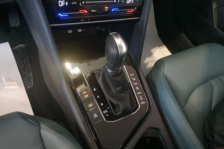 Used Volkswagen Tharu 2024 300TSI Two-Wheel-Drive Moon Luxury Edition