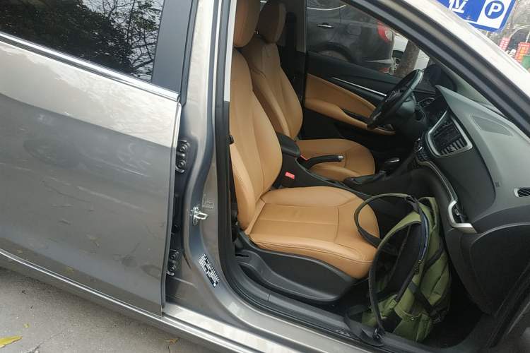 Used Buick GT 2019 18T Automatic Connected Flagship Version China V Standard
