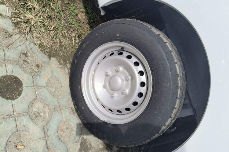 Used Wuling Yangguang 2024 300km Range Practical Window-Sealed Version 60kW
