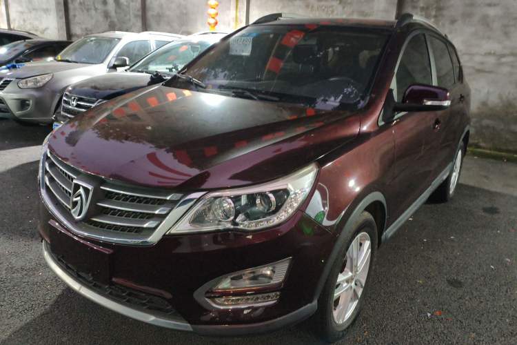 Used Baojun 560 2015 1.8L manual Comfort trim level