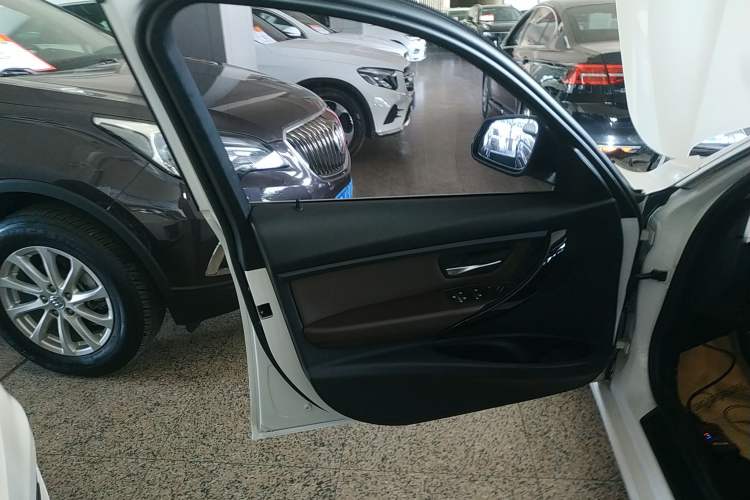 Used BMW 3 Series 2019 320Li Fashion Model
