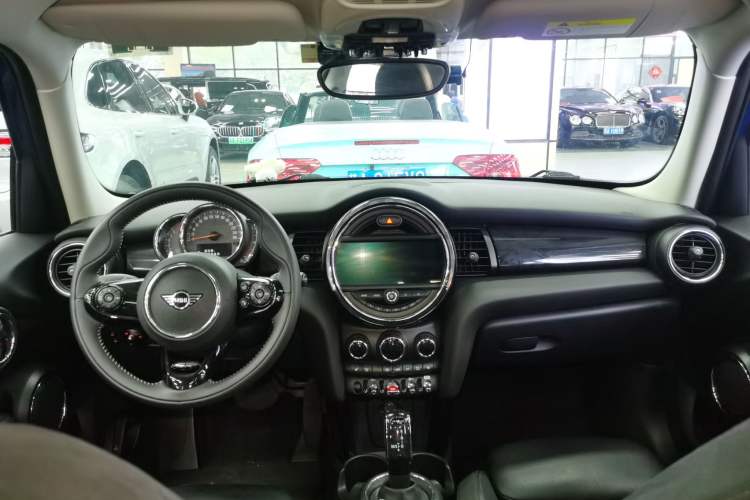 Used MINI MINI 2019 1.5T COOPER Artist Five-Door Edition
