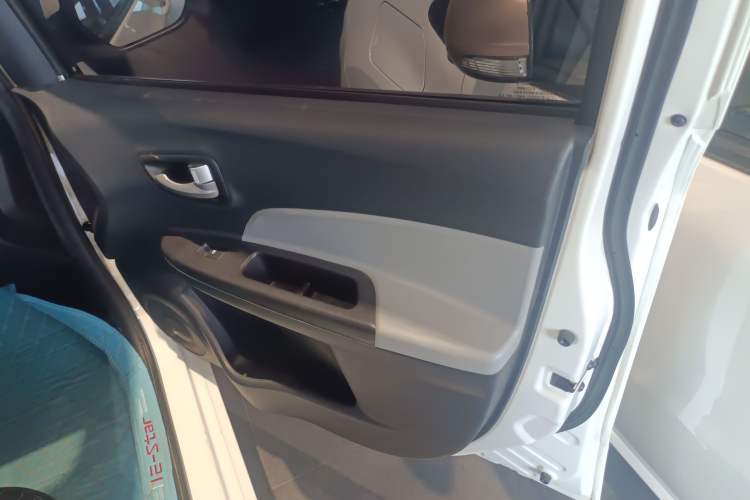 Used Oshan Benni E-Star 2021 National Edition Xin Yue Version (Fast-Charging Edition) Lithium Iron Phosphate (31.95 kWh)
