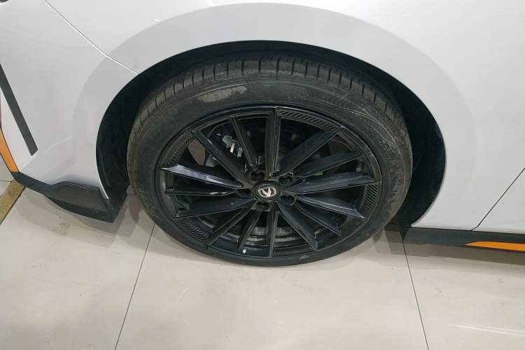 Used Changan UNI-V 2025 1.5T 500Bar Prestige Sporty Version