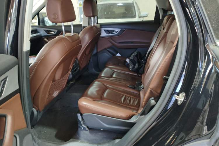 Used Audi Q7 2016 40 TFSI Comfort Model
