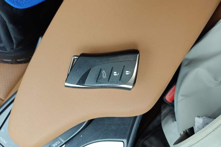 Used Lexus UX 2020 260h Explore & Adventure Edition