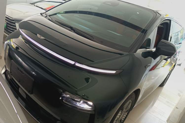 Used  LEVC L380 2024 140-Degree 6-Seater All-Wheel-Drive Ultra
