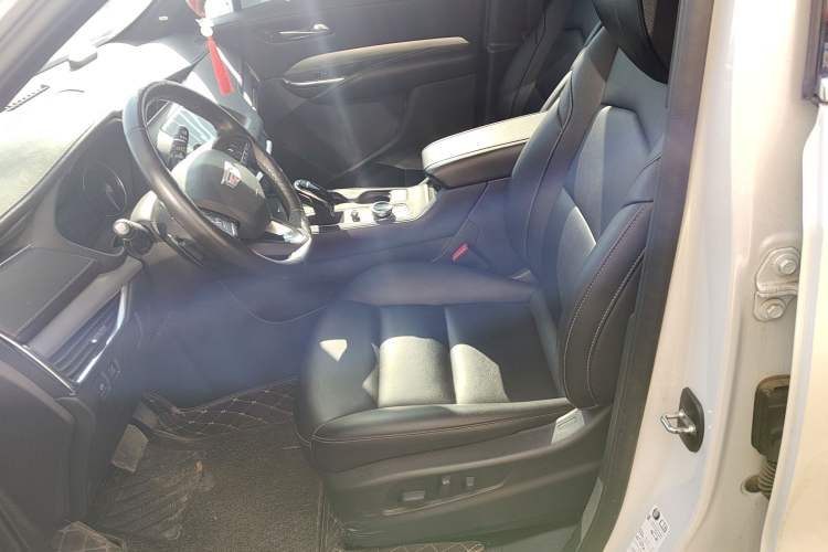 Used Cadillac XT4 2021 28T Two-Wheel Drive Leading Version
