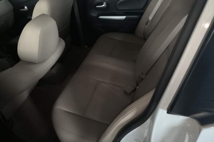 Used Venucia R50 2013 1.6L Automatic Luxury Edition