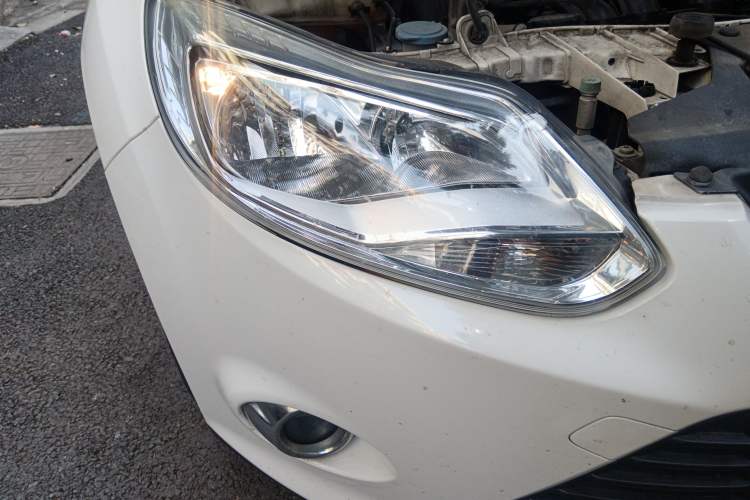 Used Ford Focus 2012 Sedan 1.6L Automatic Fashion Edition
