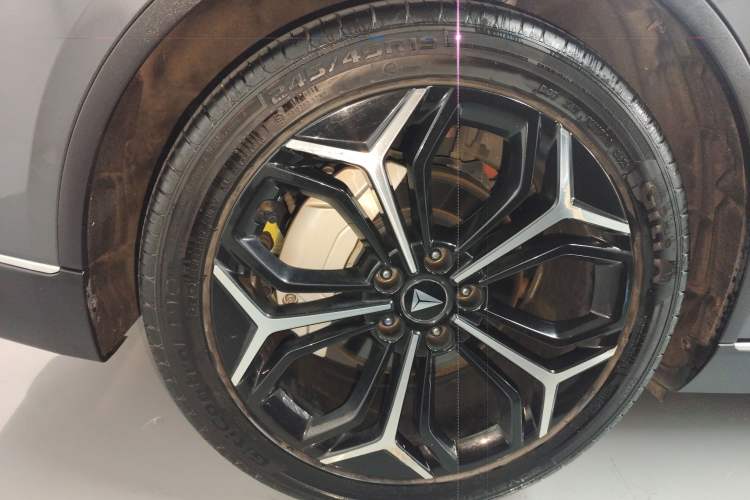 Used  SL03 2023 200Max Range-Extended Version
