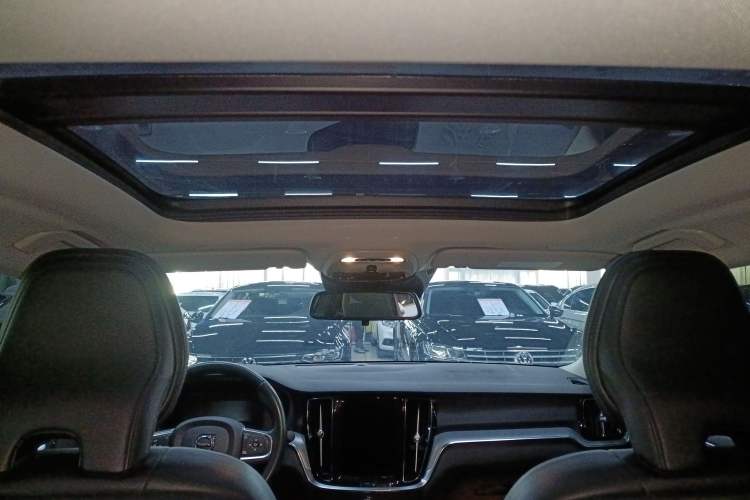 Used Volvo S60 2021 T4 Zhiyi Luxury Edition