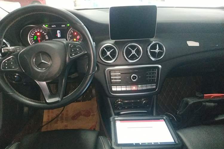 Used Mercedes-Benz GLA 2017 GLA 220 4MATIC Fashion Model
