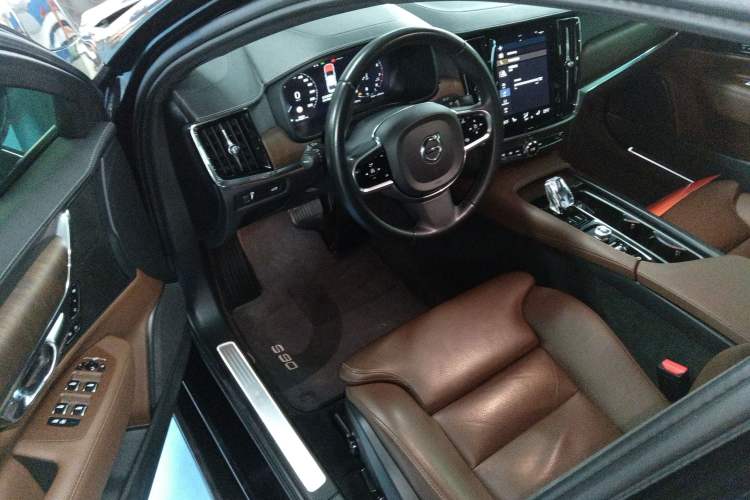 Used Volvo S90 2021 B5 Zhiyuan Luxury Edition
