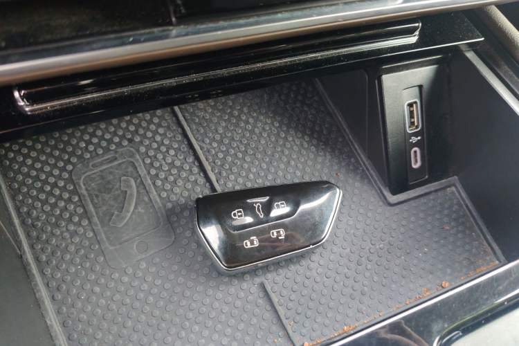 Used Volkswagen Viloran 2024 330TSI Luxury Edition
