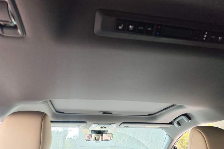 Used Toyota Sienna 2024 2.5L Hybrid Four-Wheel Drive Prestige Edition