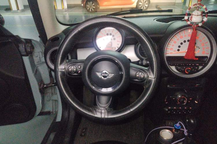 Used  Clubman 2011 1.6L COOPER Fun
