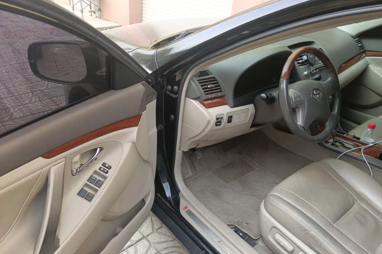 Used Toyota Camry 2013 200G Classic Luxury Edition
