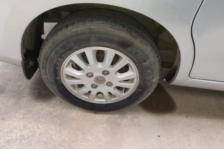 Used Wuling Rongguang V 2016 1.2L Standard Version
