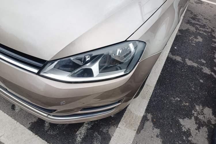 Used Volkswagen Golf 2016 230TSI Automatic Luxury Version
