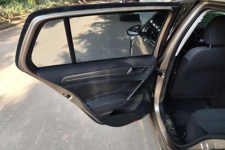 Used Volkswagen Golf 2016 230TSI Automatic Comfort Version
