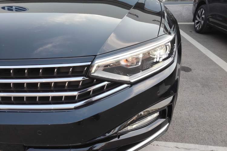 Used Volkswagen Magotan 2023 2 Million Units Limited Edition 280TSI DSG Leading Version