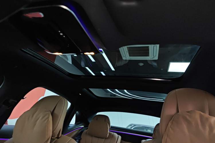 Used Mercedes-Benz E-Class New Energy 2024 E 350 e L Plug-in Hybrid Sedan
