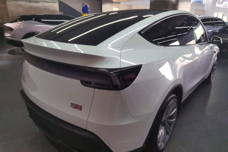 Used Tesla Model Y 2025 Rear-Wheel Drive First Edition
