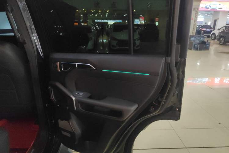 Used Jetour Traveler 2024 2.0T All-Wheel-Drive Silver Dragon Wings
