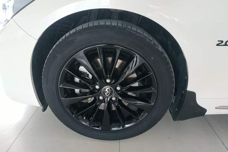 Used Infiniti Q50L 2018 2.0T Enjoyment Version China VI Standard
