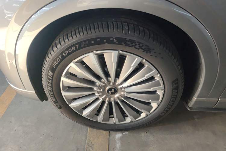 Used ONVO Luxeed L90 
