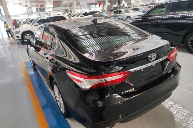 Used Toyota Camry 2021 2.0G Luxury Edition
