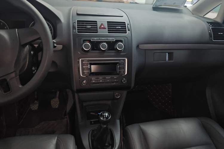 Used Volkswagen Touran 2015 1.4T Manual Comfort Edition 5-Seater
