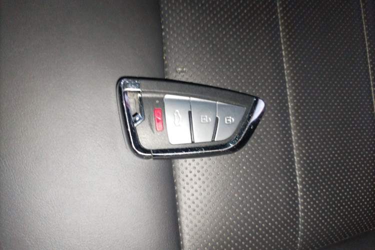 Used Wey VV5 2017 2.0T Ultra-Luxury Version
