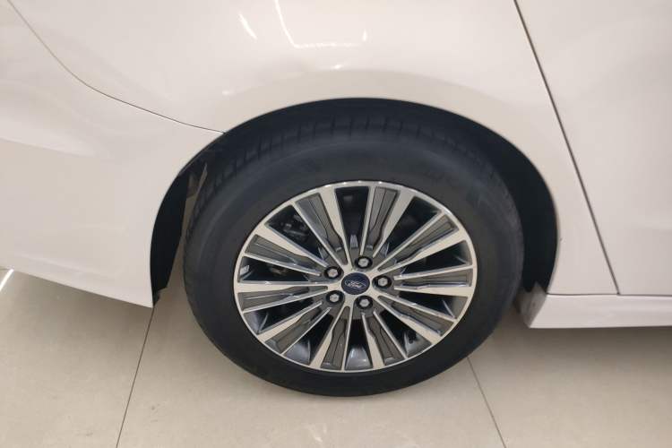 Used Ford Mondeo New Energy 2018 2.0 PHEV Smart-Controlled Fashion Edition China VI Standard