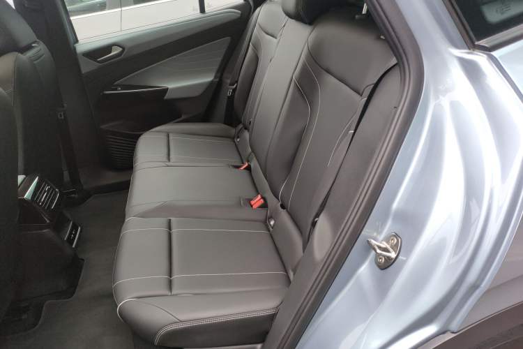 Used Volkswagen ID.4 X 2025 Smart Version Pure & Intelligent Enjoyment Edition
