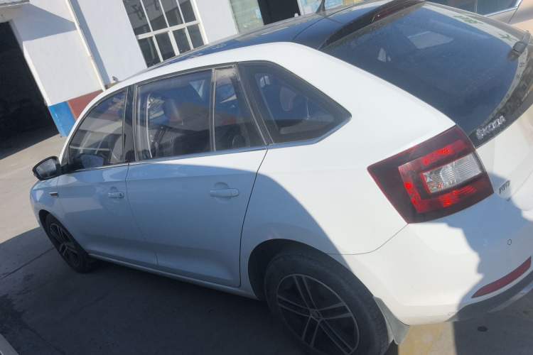 Used Skoda Rapid Spaceback 2018 1.6L Automatic Sport Edition
