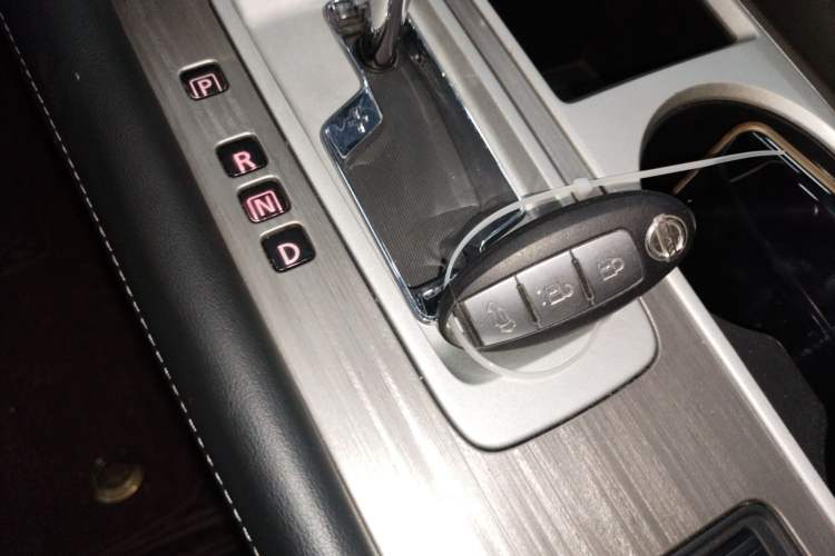 Used Nissan Murano 2019 2.5L XL Two-Wheel Drive Smart Connect Luxury Edition China VI Standard