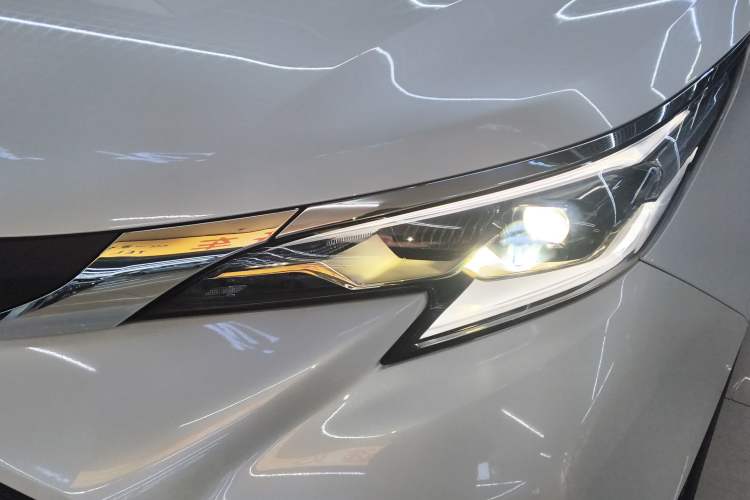 Used Toyota Granvia 2024 2.5L Hybrid Comfort Edition
