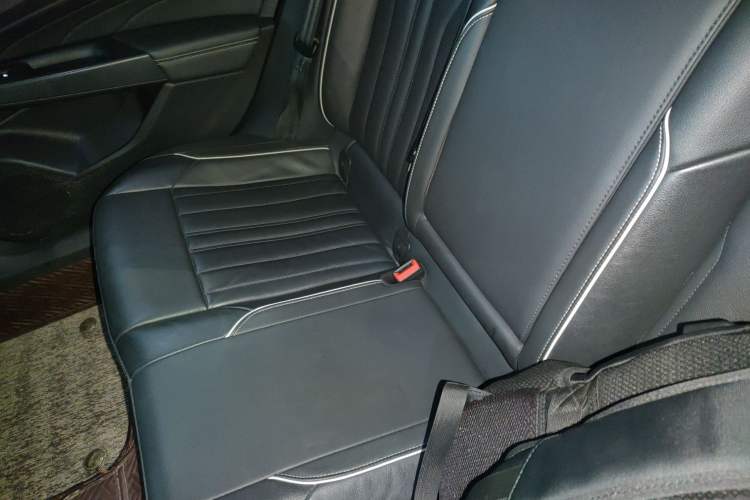 Used Volkswagen Passat 2022 330TSI Elite Edition Custom Version
