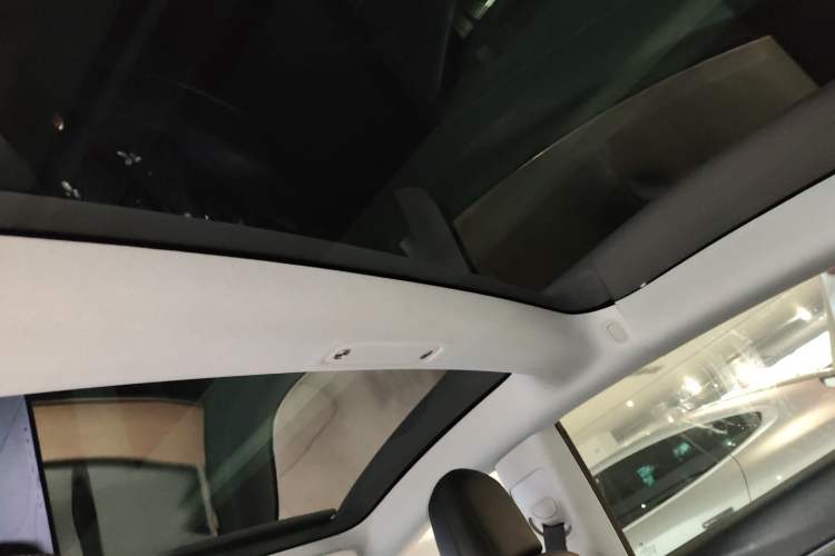 Used Tesla Model 3 2019 Standard Range Rear-Drive Upgraded Version
