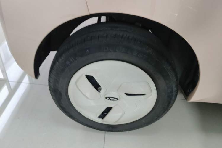 Used Chery QQ Ice Cream 2022 170km Sundae Phosphate Lithium-Ion
