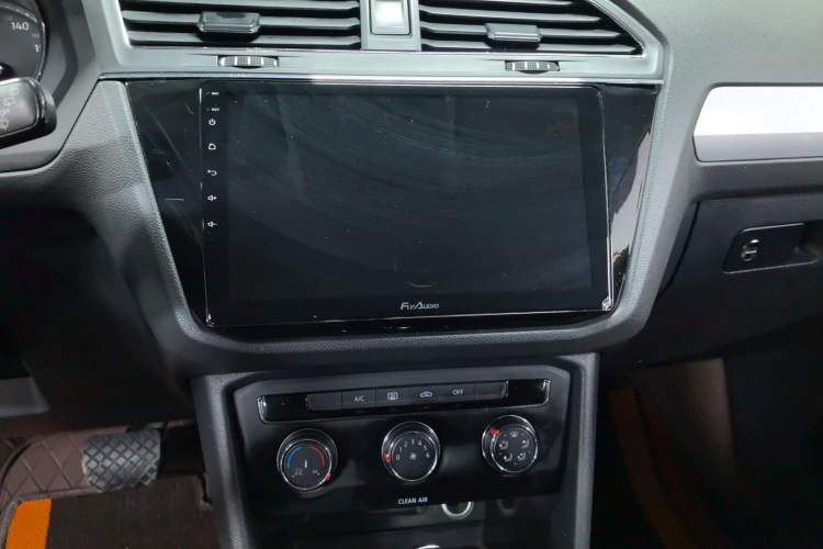 Used Volkswagen Tiguan L 2017 330TSI Automatic Two-Wheel Drive Luxury Edition