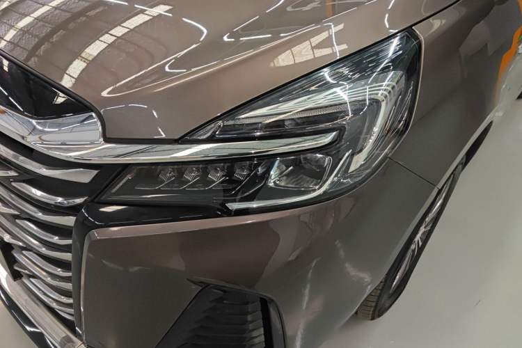 Used Buick GL8 2023 Land Executive Class Comfort Model
