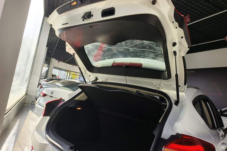 Used Geely Auto Emgrand GS 2016 Elegant Edition 1.3T Automatic LingShang Model
