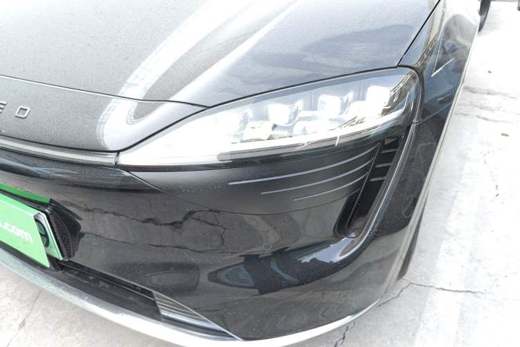 Used Hima Luxeed R7 2024 All-Electric 736 km Ultra
