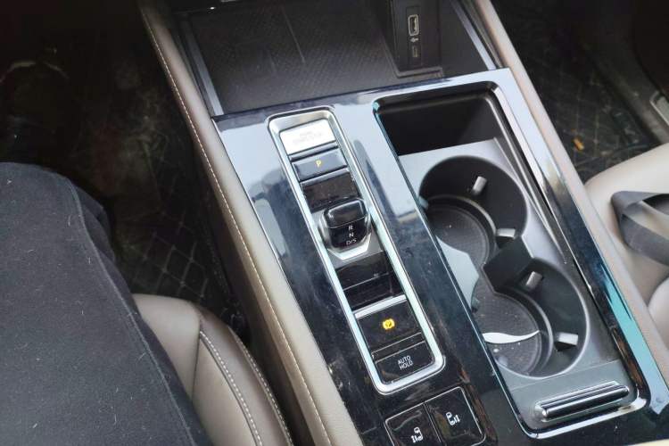 Used Volkswagen Viloran 2024 330TSI Luxury Edition
