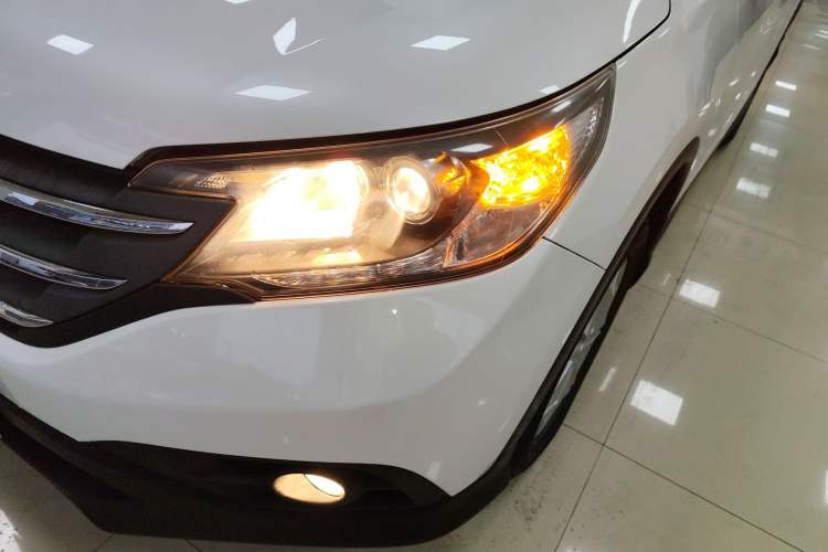 Used Honda CR-V 2013 2.4L Two-Wheel-Drive Luxury Edition
