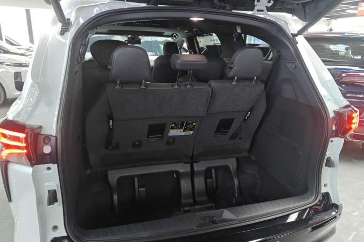 Used Toyota Sienna 2021 2.5L Hybrid Premium Edition
