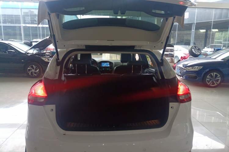 Used Ford Focus 2017 Hatchback EcoBoost 125 Automatic - Ultra-Powerful Style Edition with Smart Drive Features
